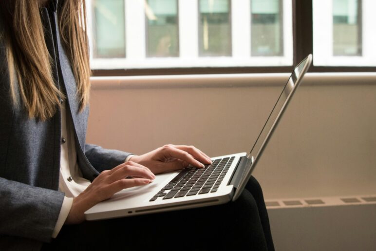 differenza-tra-lavoro-freelance-e-lavoro-a-tempo-pieno-pro-e-contro